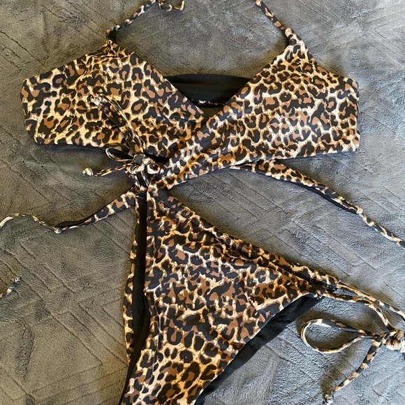 Bikini - Picture 4 of 4